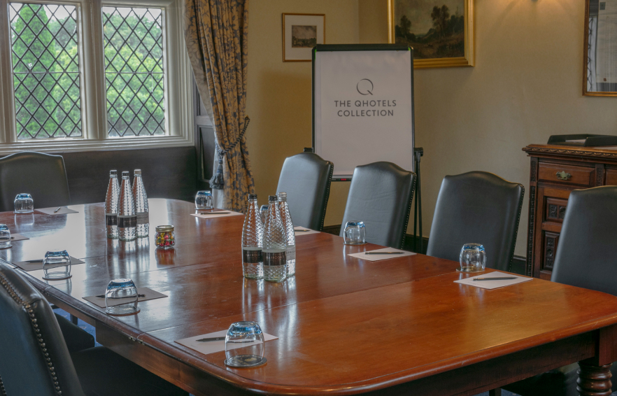 Carousel Desktop James Boardroom Carousel 1