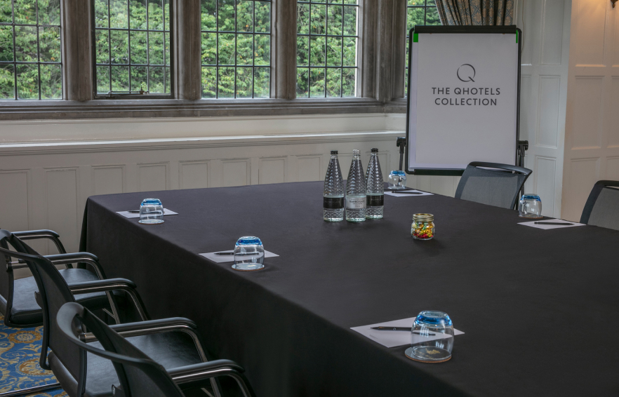 Carousel Desktop Hatton Boardroom Carousel 3