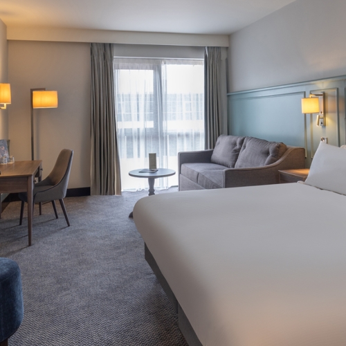 <p>DELUXE FAMILY </p>